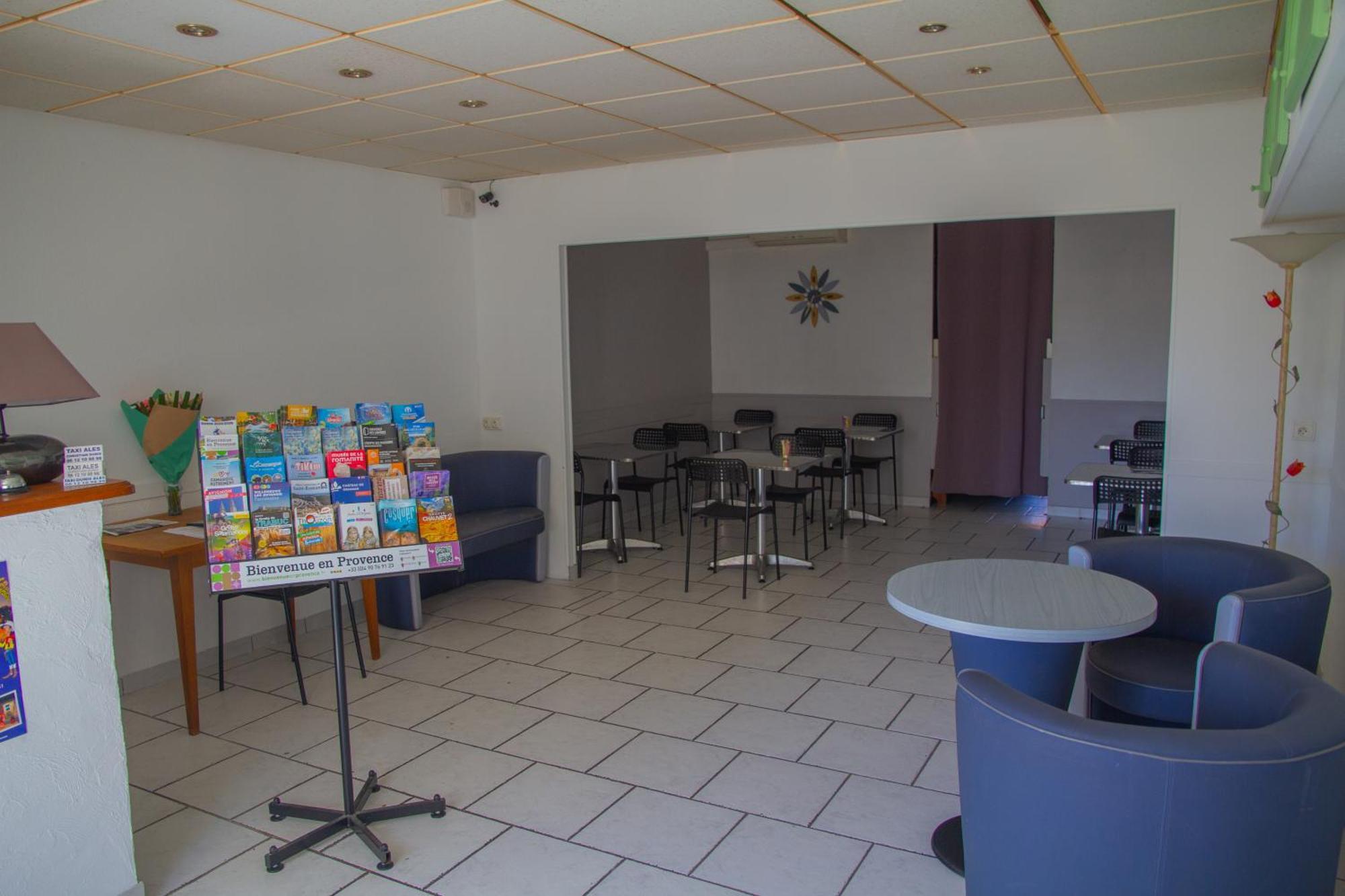 Hotel Durand Le Patio Ales Bagian luar foto