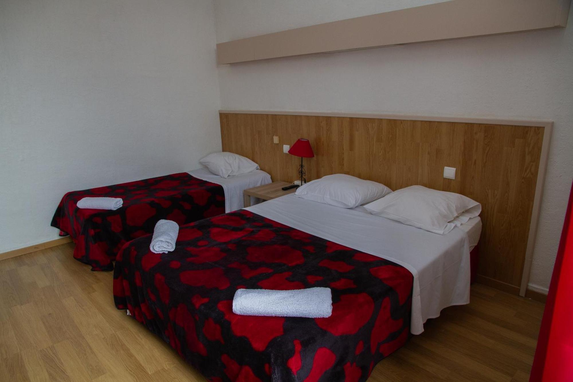 Hotel Durand Le Patio Ales Bagian luar foto