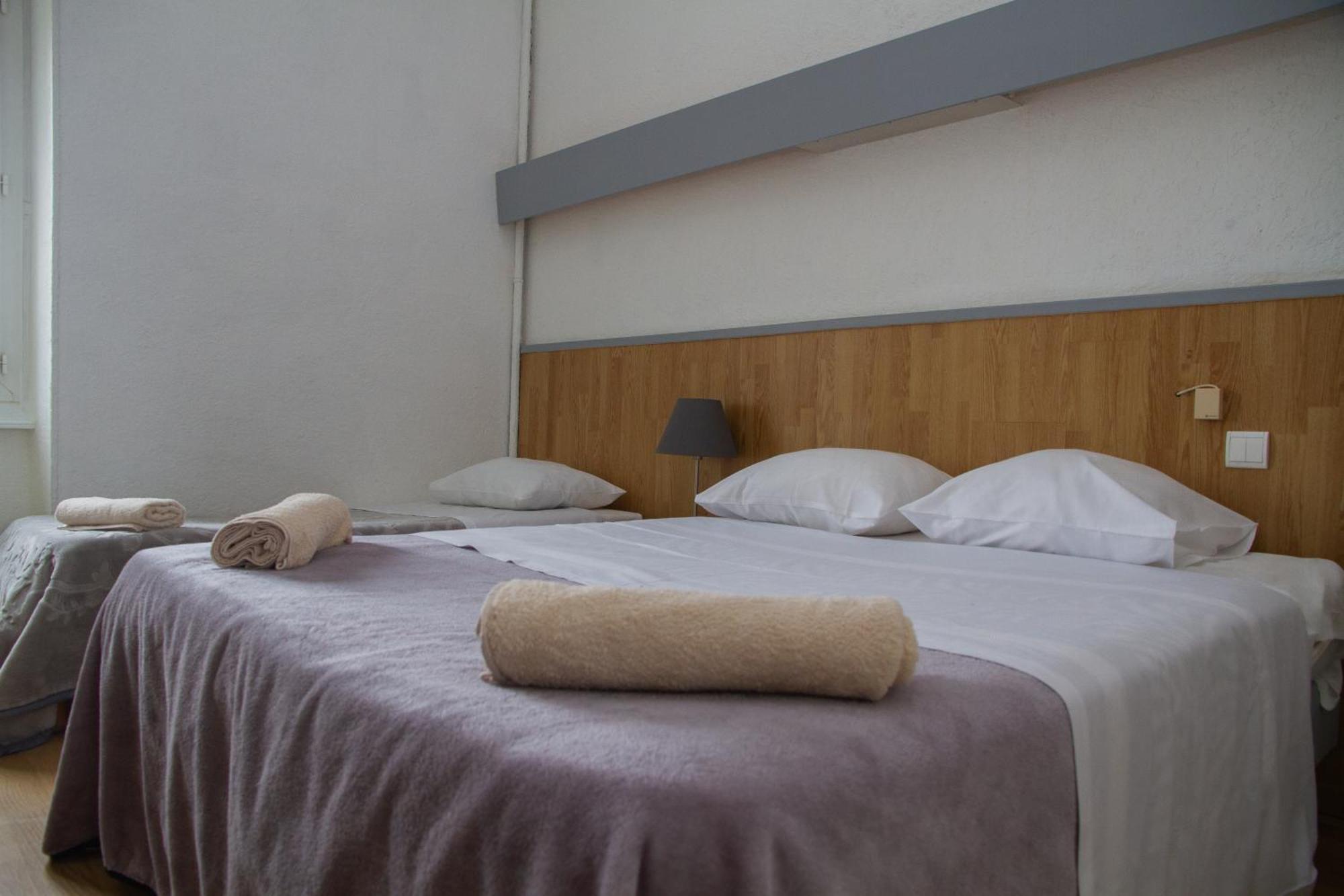 Hotel Durand Le Patio Ales Bagian luar foto