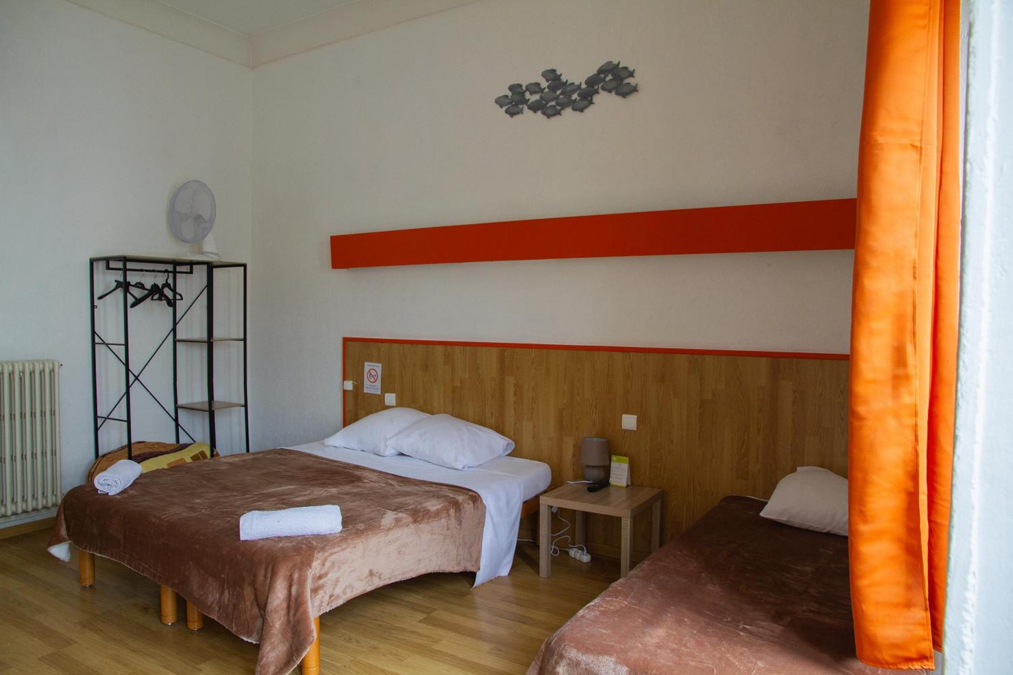 Hotel Durand Le Patio Ales Bagian luar foto