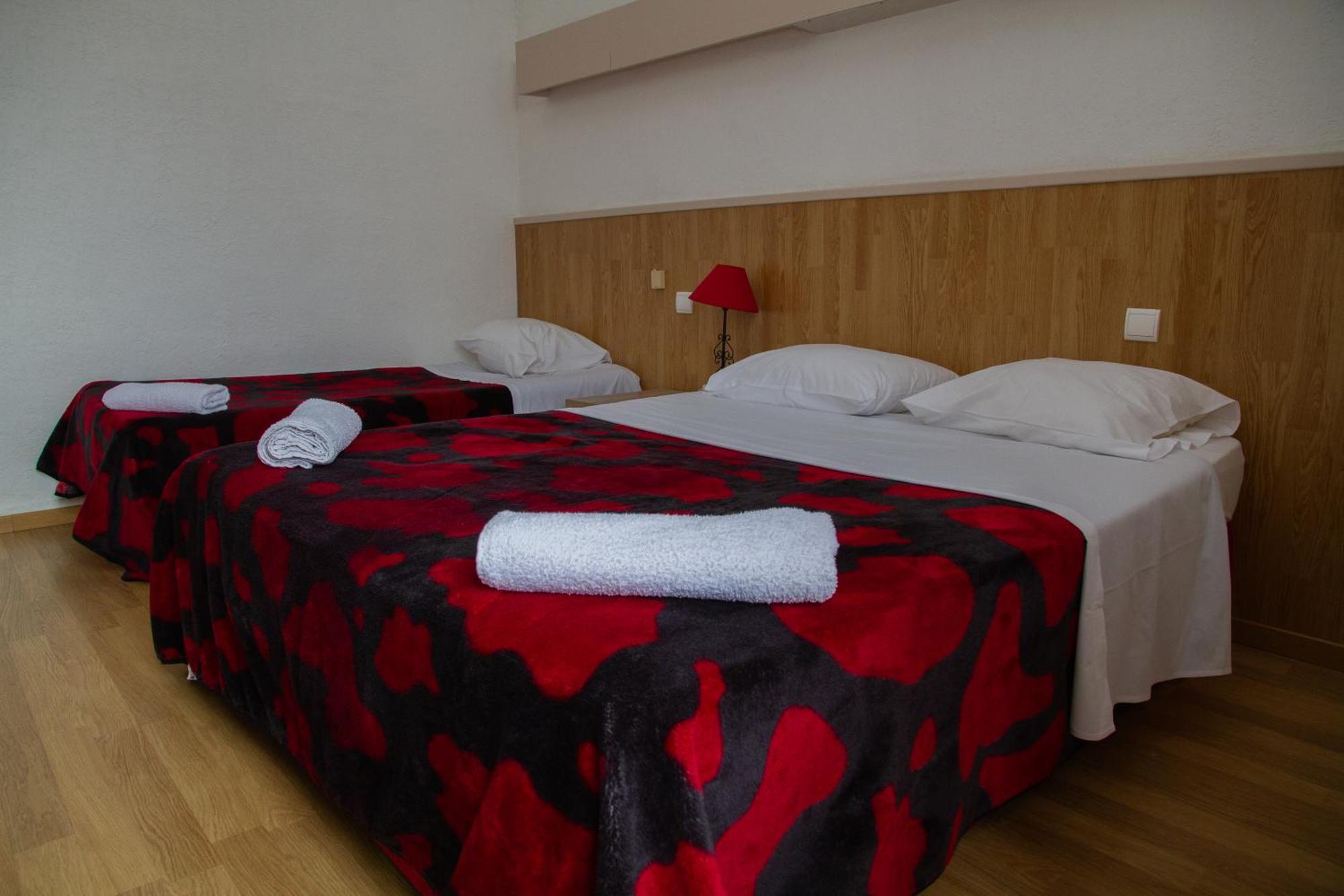 Hotel Durand Le Patio Ales Bagian luar foto