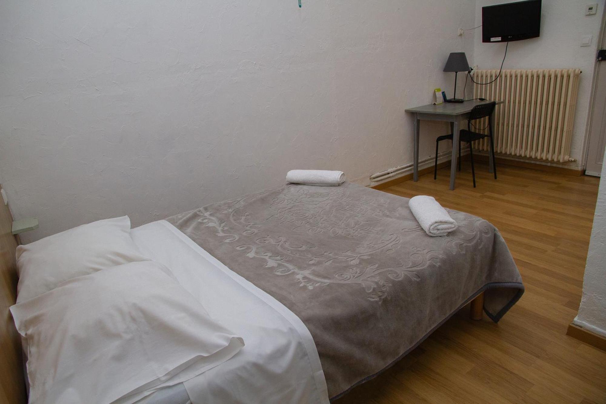 Hotel Durand Le Patio Ales Bagian luar foto