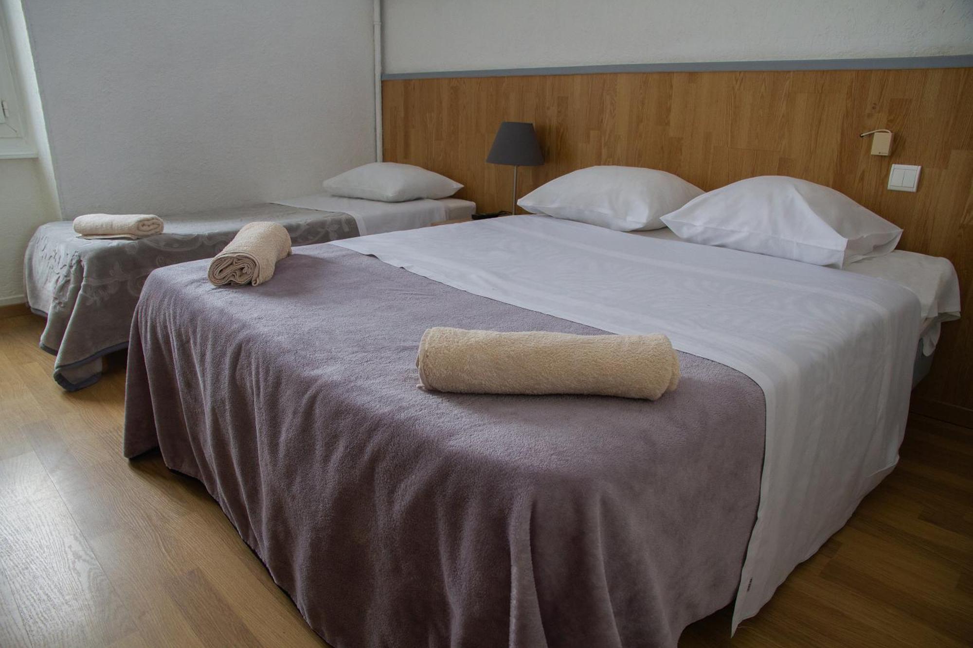 Hotel Durand Le Patio Ales Bagian luar foto