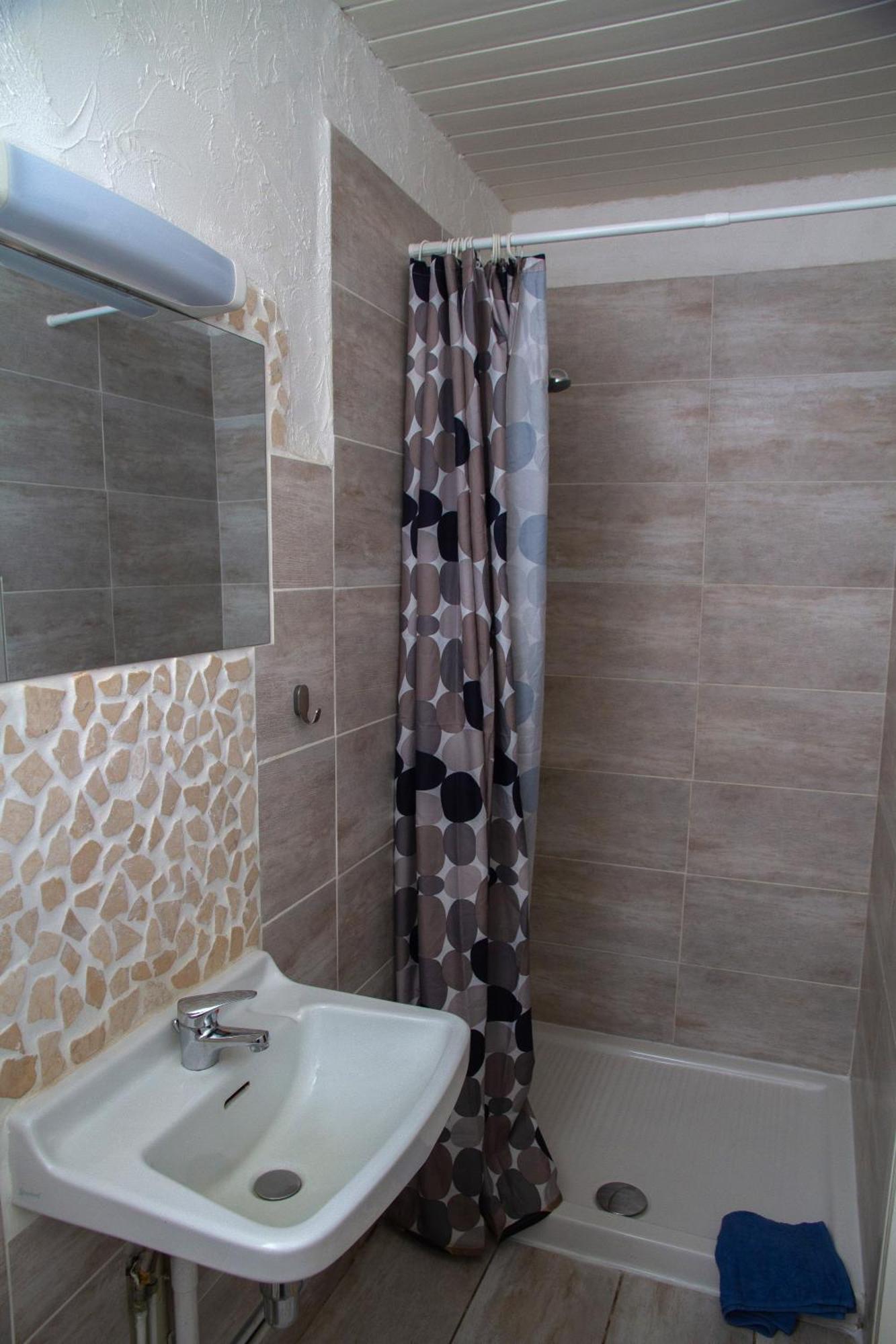 Hotel Durand Le Patio Ales Bagian luar foto