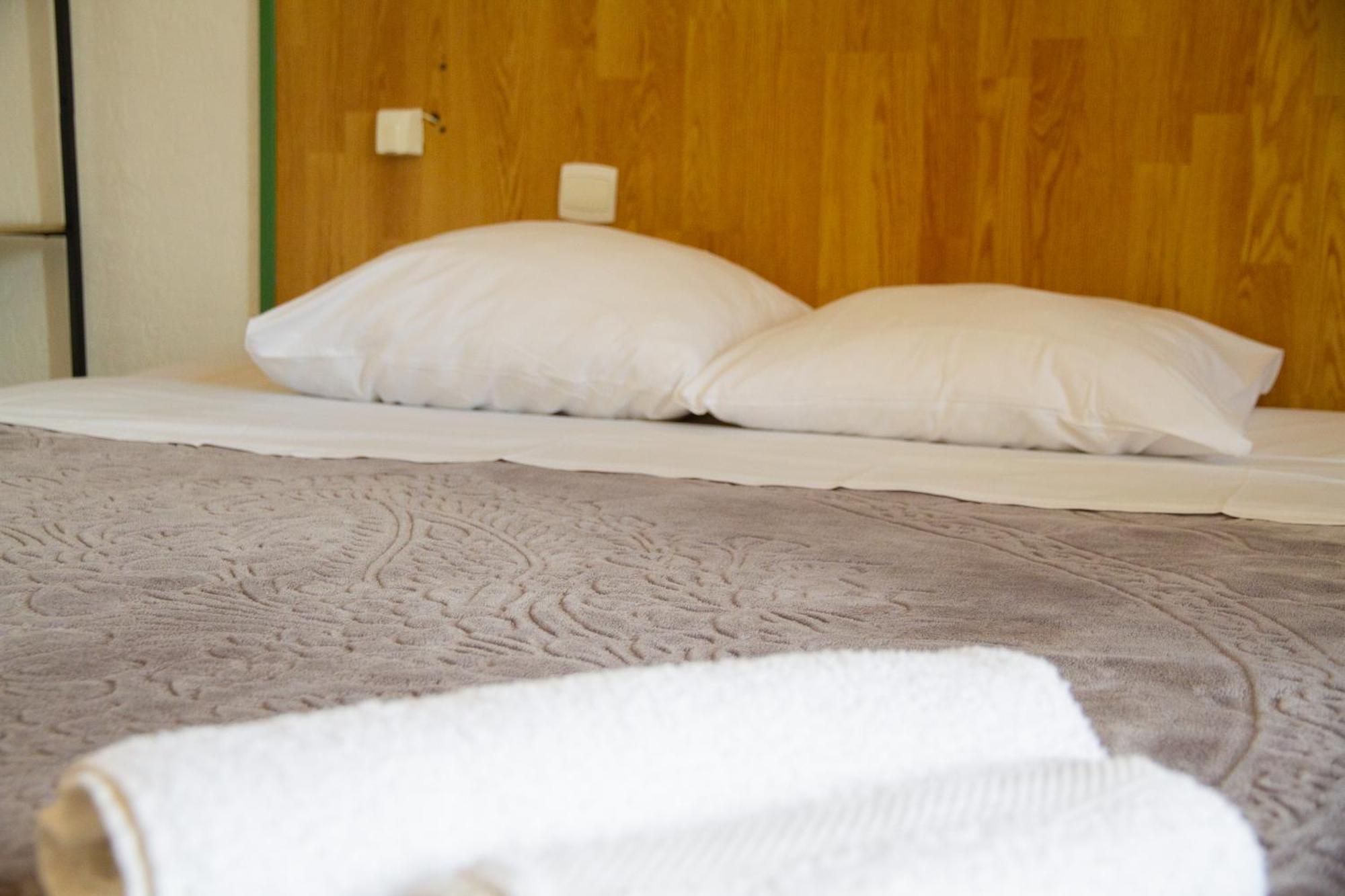 Hotel Durand Le Patio Ales Bagian luar foto